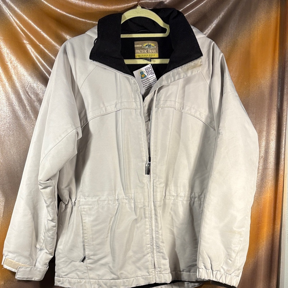 Vintage 00’s Pacific Trail Light Gray Jacket with Nokia pocket! Box kk